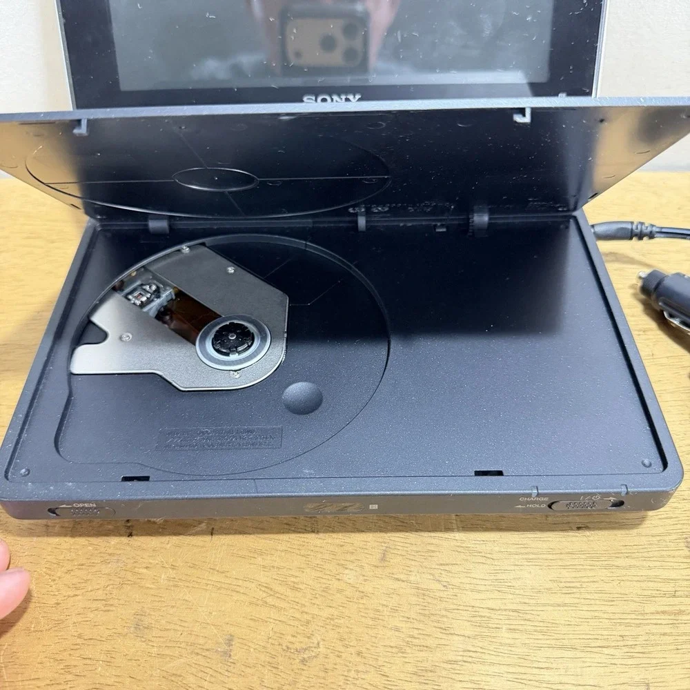 Sony DVP-FX810 8in Portable Swivel Screen DVD CD Player Black DVPFX810